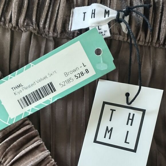 THML Velour Skater Skirt L Velvet Fairy Grunge Whimsigoth Elastic Waist Preppy - Picture 10 of 16